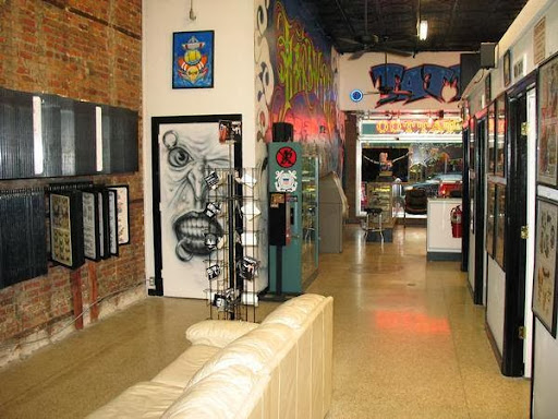 Tattoo and Piercing Shop «Hardwire Tattoo & Body Piercing», reviews and photos, 116 N Front St, Wilmington, NC 28401, USA