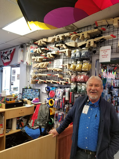 Toy Store «NorthWest Winds Kite Store», reviews and photos, 130 SW Hwy 101, Lincoln City, OR 97367, USA