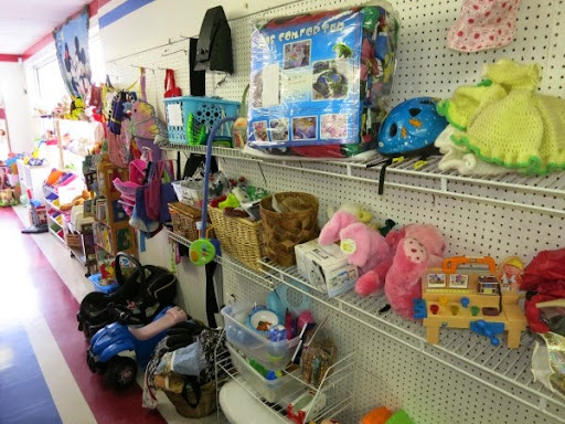 Thrift Store «The Kindness Wave Foundation Thrift Store», reviews and photos, 6210 Seminole Blvd, Seminole, FL 33772, USA