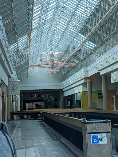 Shopping Mall «ShoppingTown Mall», reviews and photos, 3649 Erie Blvd E, Syracuse, NY 13214, USA