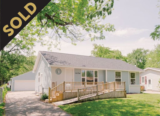 Real Estate Agency «Jolene Lindell, RE/MAX Real Estate Concepts», reviews and photos, 4800 Mills Civic Pkwy, West Des Moines, IA 50265, USA