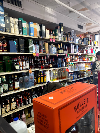 Liquor Store «West Hills Wines & Liquors», reviews and photos, 1720 New York Ave, Huntington Station, NY 11746, USA