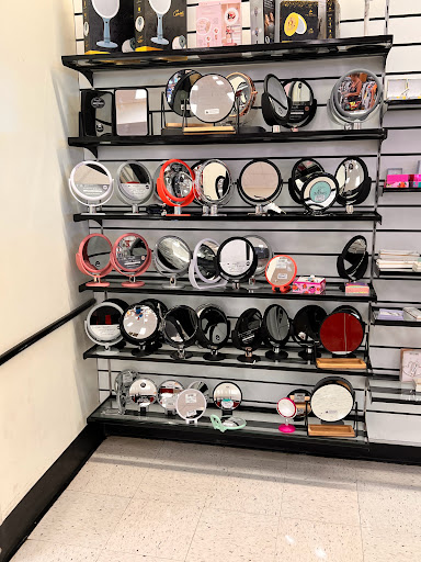 Department Store «T.J. Maxx», reviews and photos, 4121 Towne Center Dr, Louisville, KY 40241, USA