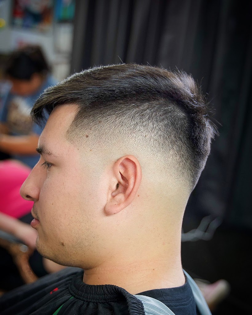Royalty Kuts Studio 78801