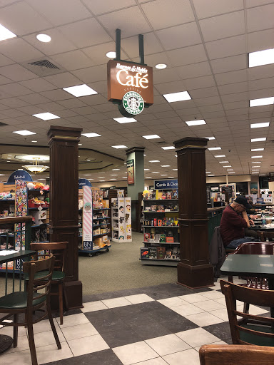 Book Store «Barnes & Noble», reviews and photos, 17111 Haggerty Rd, Northville, MI 48168, USA