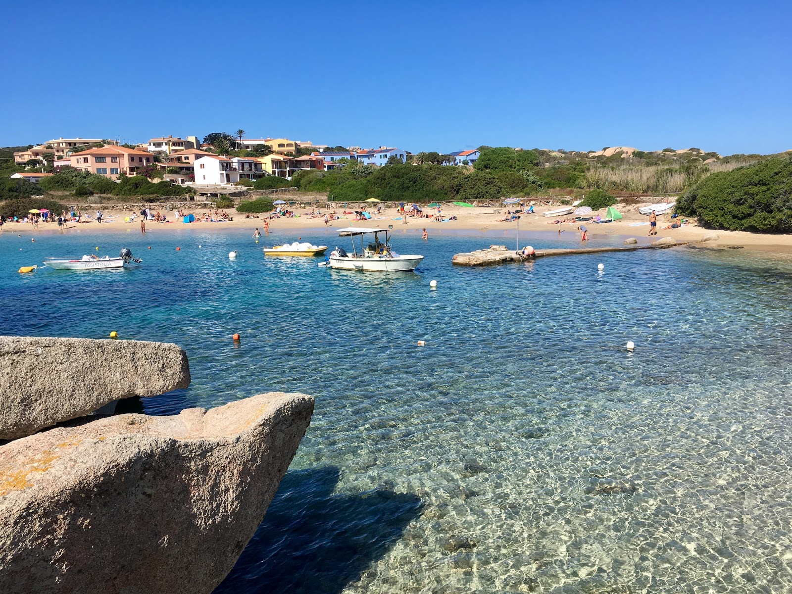 Foto von Spiaggia Zia Culumba (Capo Testa) mit kleine bucht