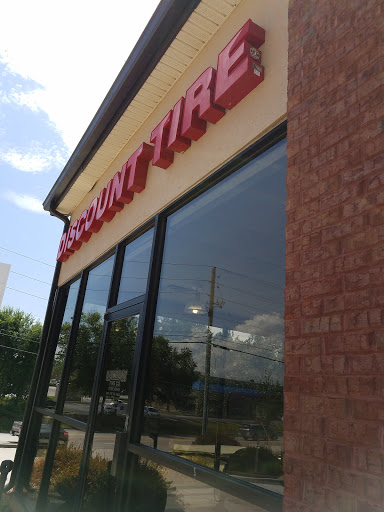Tire Shop «Discount Tire Store - Gainesville, GA», reviews and photos, 361 Shallowford Rd, Gainesville, GA 30504, USA