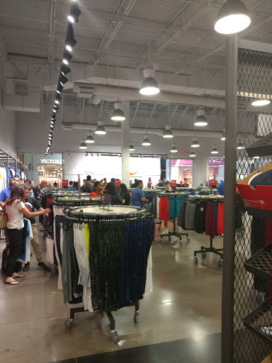 Sporting Goods Store «Nike Clearance Store», reviews and photos, 5000 S Arizona Mills Cir #240, Tempe, AZ 85282, USA