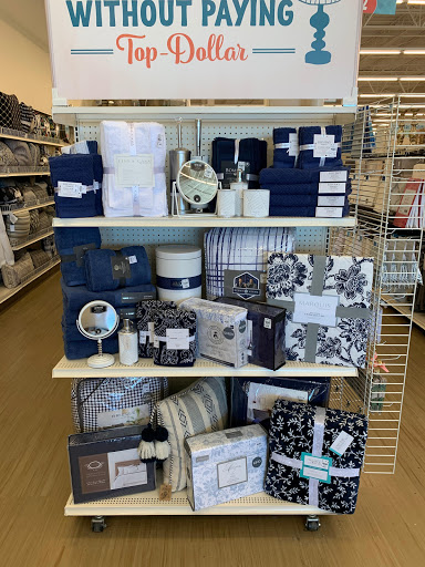 Home Goods Store «Tuesday Morning», reviews and photos, 780 N New Ballas Rd, Creve Coeur, MO 63141, USA