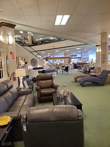 Furniture Store «Raymour & Flanigan Furniture and Mattress Store», reviews and photos, 14 Candlewood Lake Rd, Brookfield, CT 06804, USA