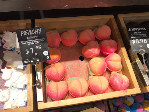 Cosmetics Store «Lush Cosmetics», reviews and photos, 1151 Galleria Blvd, Roseville, CA 95678, USA