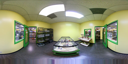 Pet Supply Store «Our Pet World», reviews and photos, 380 Semoran Commerce Pl, Apopka, FL 32703, USA