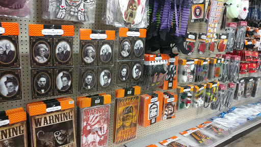 Dollar Store «Dollar King LC», reviews and photos, 3433 Foothill Blvd, La Crescenta, CA 91214, USA