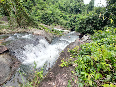 น้ำตกวังม่วง Wang Muang Waterfall