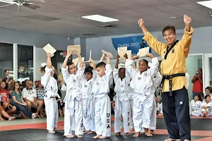 Ro's Taekwondo image