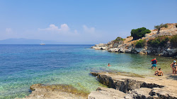 Plakes Beach'in fotoğrafı düz bir kıyı şeridi ile birlikte