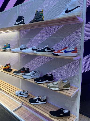 Clothing Store «Nike Lenox», reviews and photos, 3393 Peachtree Rd, Atlanta, GA 30326, USA