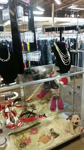 Thrift Store «Goodwill Livonia Store», reviews and photos