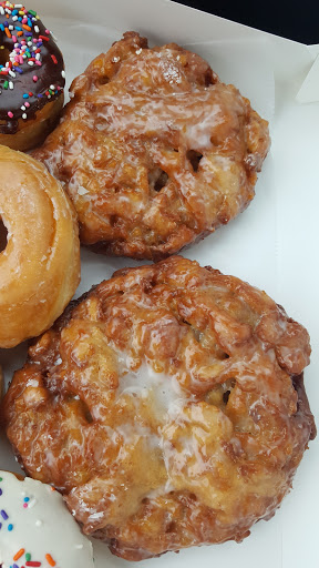 Donut Shop «Sweet Shop Donuts Cafe», reviews and photos, 1800 S Creek One, Powhatan, VA 23139, USA