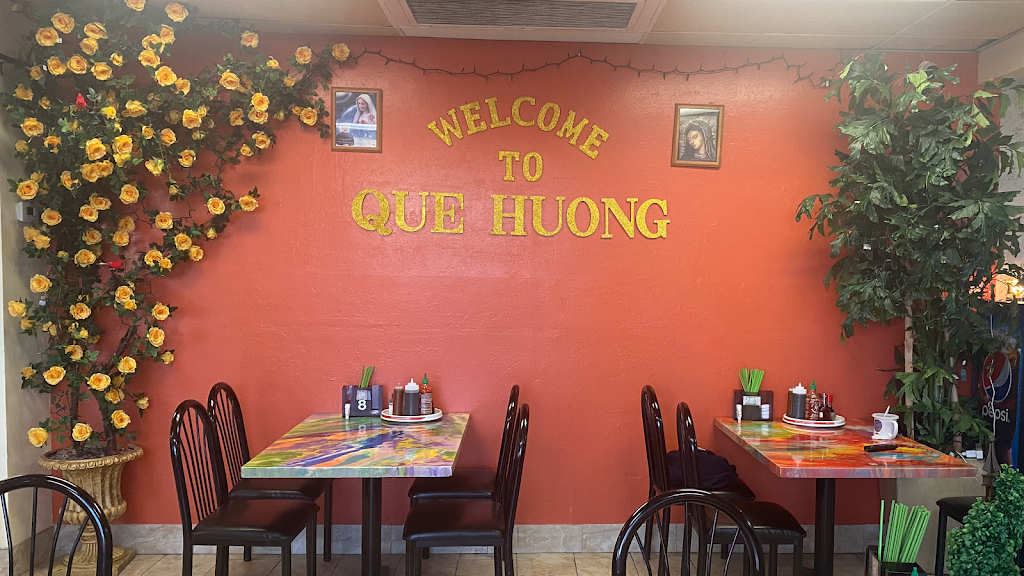 Que Huong Restaurant 85015