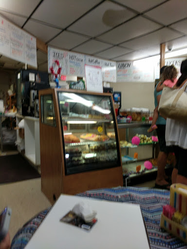 Bakery «Beach Donut Shop», reviews and photos, 344 E Main St, Clinton, CT 06413, USA