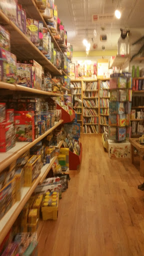 Toy Store «Crackerjacks Toys and Childrens Books», reviews and photos, 7 S Washington St, Easton, MD 21601, USA