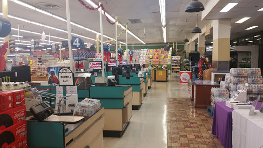 Grocery Store «Bravo Supermarkets», reviews and photos, 7733 W Hillsborough Ave, Tampa, FL 33615, USA