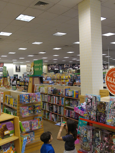 Book Store «Barnes & Noble», reviews and photos, 801 Lehigh Lifestyle Center, Whitehall, PA 18052, USA