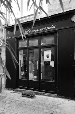 LES ARMOIRES VIDES à Uzès