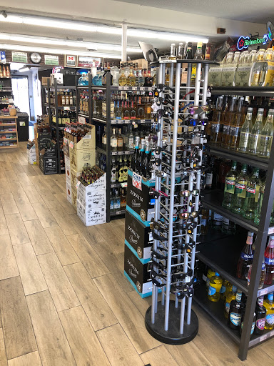 Liquor Store «Thousand Oaks Liquor Store», reviews and photos, 2809 Thousand Oaks Blvd, Thousand Oaks, CA 91362, USA