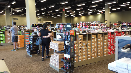 Shoe Store «DSW Designer Shoe Warehouse», reviews and photos, 95 NJ-23, Wayne, NJ 07470, USA