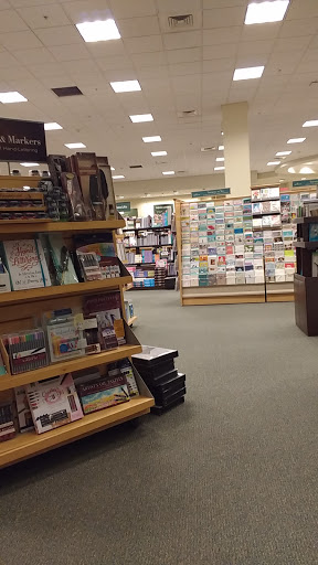 Book Store «Barnes & Noble», reviews and photos, 230 Main St, White Plains, NY 10601, USA