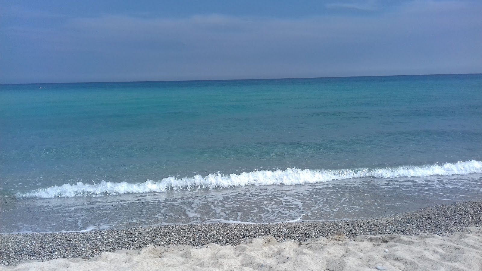 Foto von Simeri Mare - Sena II mit langer gerader strand