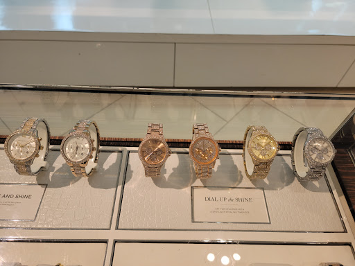 Fashion Accessories Store «Michael Kors», reviews and photos, 5 Woodfield Mall e, Schaumburg, IL 60173, USA