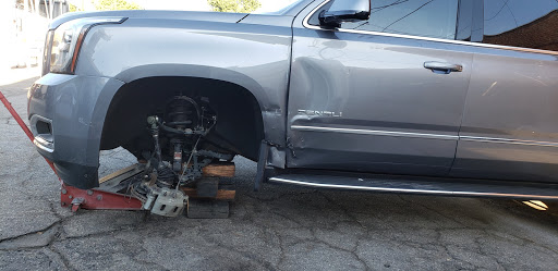 Auto Body Shop «GARYS AUTO COLLISION CENTER», reviews and photos, 24247 Railroad Ave, Newhall, CA 91321, USA