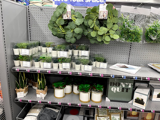 Variety Store «Five Below», reviews and photos, 13401 Shelbyville Rd, Louisville, KY 40243, USA