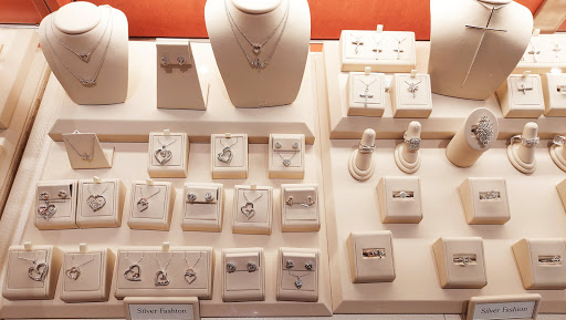 Jewelry Store «Zales - The Diamond Store», reviews and photos, 22513 Tomball Pkwy #105, Houston, TX 77070, USA