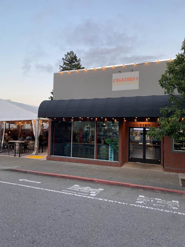 Blazers Smokehouse & Beer Garden 94945