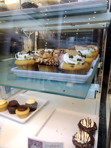 Shopping Mall «Kenwood Towne Centre», reviews and photos, 7875 Montgomery Rd, Cincinnati, OH 45236, USA