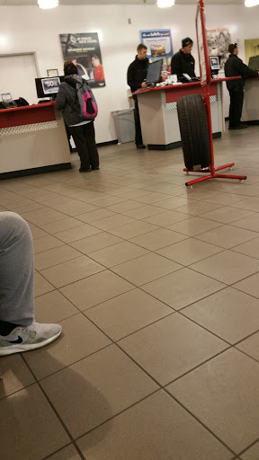 Tire Shop «Discount Tire», reviews and photos, 5505 South La Grange Road, Countryside, IL 60525, USA