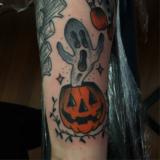 Tattoo Shop «Relic Tattoo Studio», reviews and photos, 801 County Line Rd, Horsham, PA 19044, USA