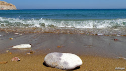 Zdjęcie Klima beach otoczony górami