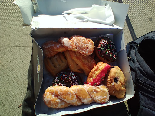 Donut Shop «Yum Yum Donuts», reviews and photos, 8139 W Manchester Ave, Playa Del Rey, CA 90293, USA