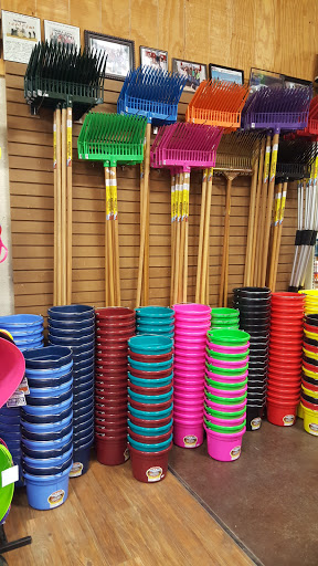 Pet Supply Store «Horse N Hound Feed N Supply», reviews and photos, 991 W Amador Ave, Las Cruces, NM 88005, USA