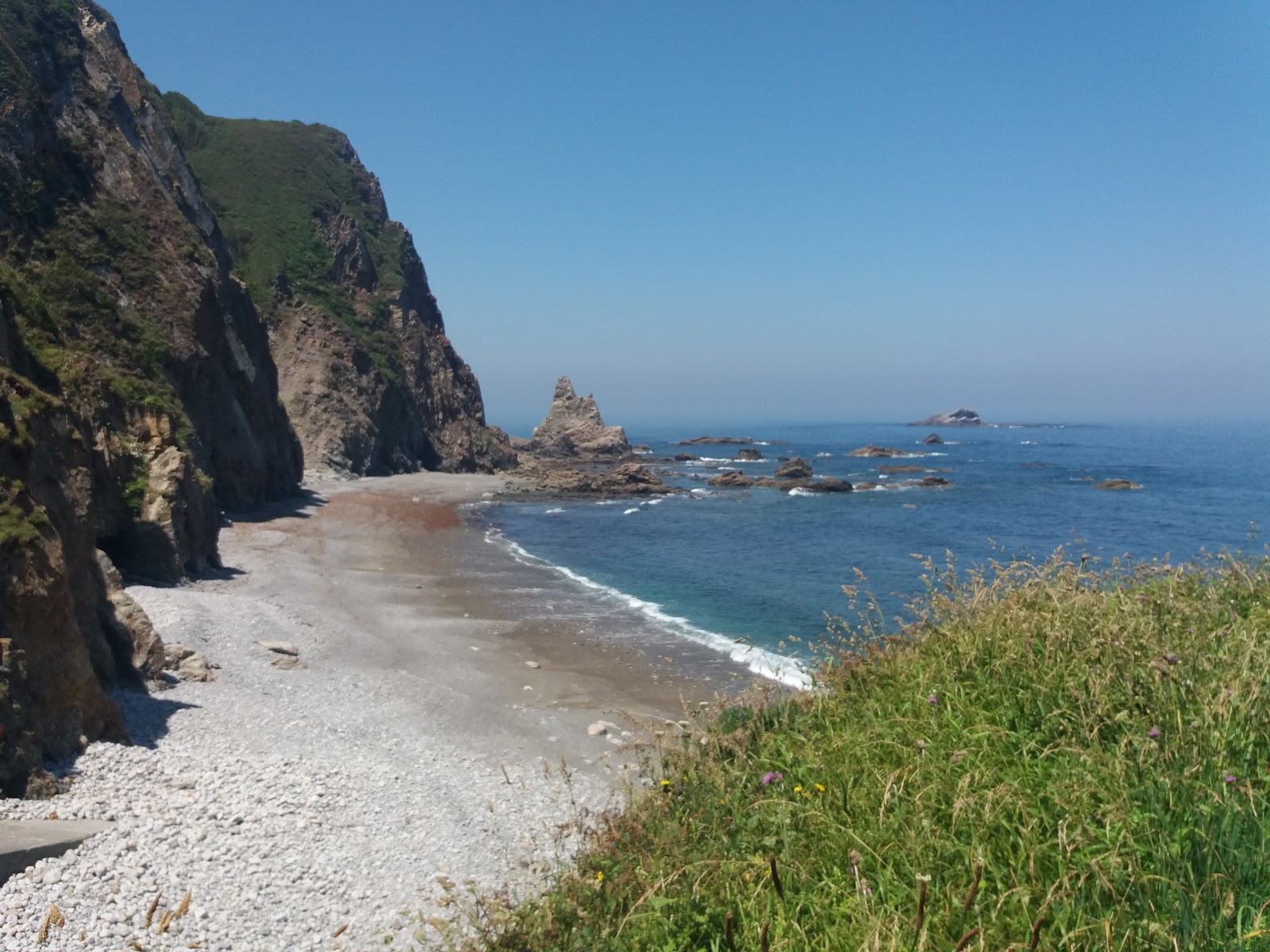 Playa de Campiechos'in fotoğrafı çok temiz temizlik seviyesi ile