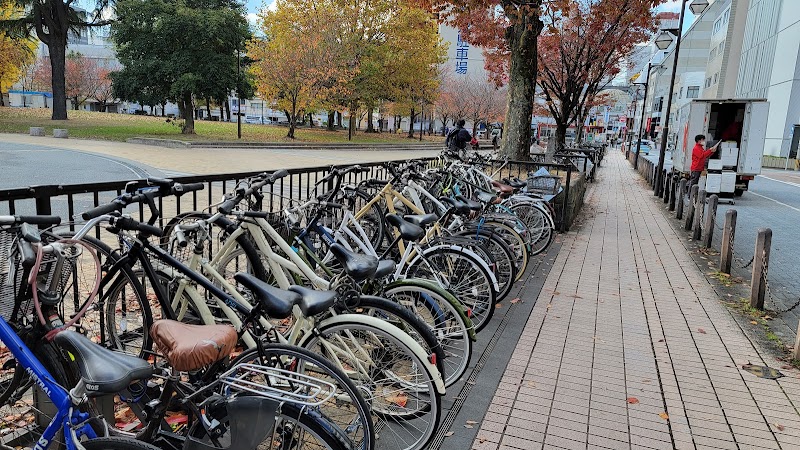 冷泉公園自転車駐車場