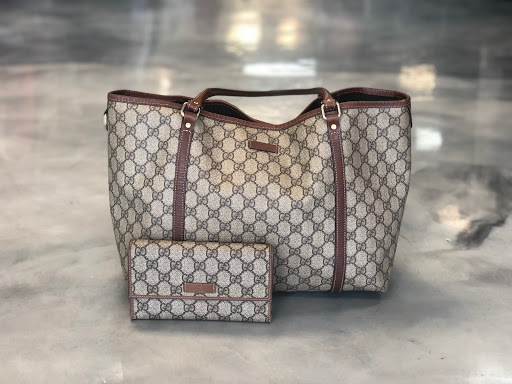 Consignment Shop «SecondHand Savvys», reviews and photos, 210 S Kings Ave, Brandon, FL 33511, USA