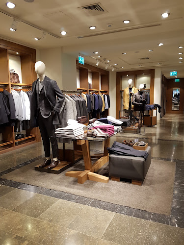 Reviews of Massimo Dutti London Regent St. Store in London - Clothing store