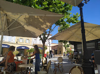 Atmosphère du Café Starbucks Coffee - AUTOGRILL Village de Marques Miramas - n°4