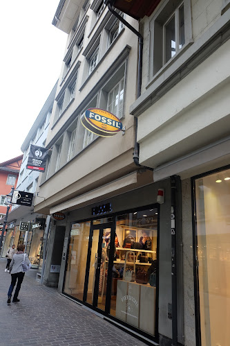 Kommentare und Rezensionen über FOSSIL Store Luzern